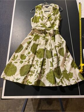 Jessica Howard Cream and Olive Green Floral Fit-and-Flare Dress
